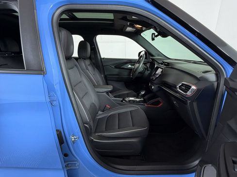 Used 2023 Chevrolet TrailBlazer RS w/ Sun and Liftgate Package AWD/4WD image 5