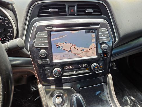 Used 2022 Nissan Maxima SR w/ Sport Mat Group FWD image 24