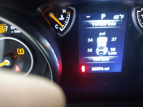 Used 2022 Jeep Wrangler Sport AWD/4WD image 7