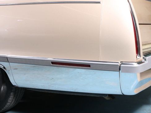 Used 1994 Cadillac Fleetwood Brougham RWD image 52