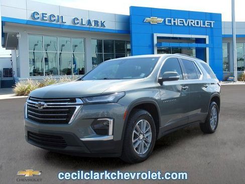 Used 2022 Chevrolet Traverse LT FWD image 1