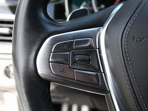 Used 2016 BMW 750i xDrive image 44