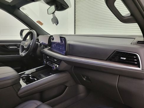 Certified 2025 Chevrolet Tahoe LT image 39