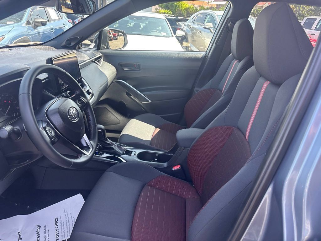 Used 2024 Toyota Corolla Cross AWD Hybrid w/ Moonroof Package image 15