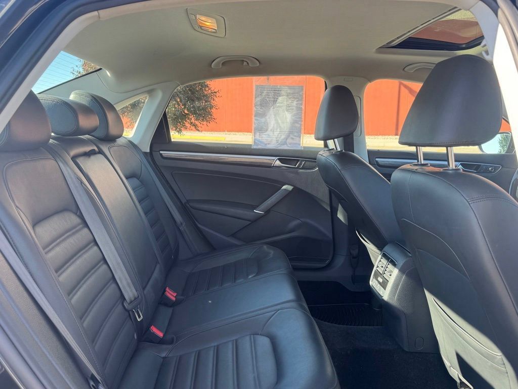 Used 2017 Volkswagen Passat 1.8T SEL Premium FWD image 29