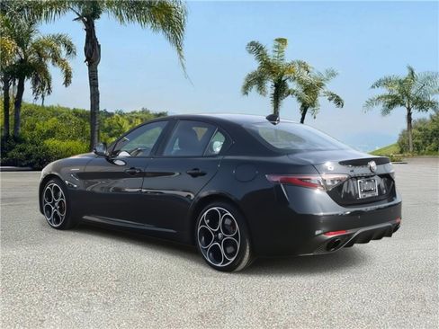 New 2025 Alfa Romeo Giulia w/ Veloce Package Rwd image 4