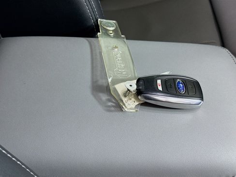 Used 2025 Subaru Outback Limited AWD/4WD image 33