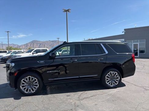Used 2023 GMC Yukon Denali Ultimate AWD/4WD image 12