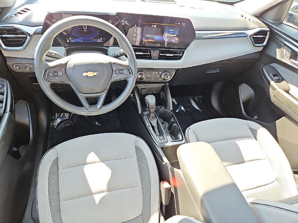 Used 2024 Chevrolet TrailBlazer LT w/ Driver Confidence Package FWD image 11