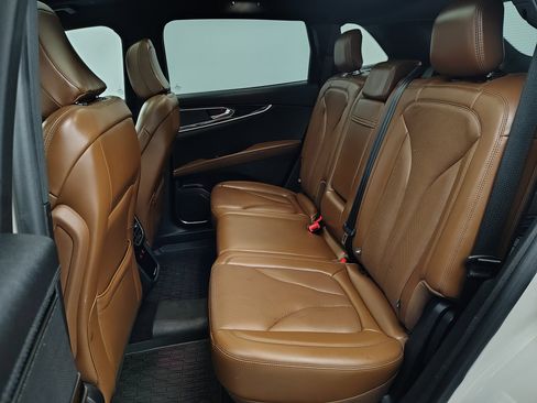 Used 2022 Lincoln Nautilus Reserve AWD/4WD image 30