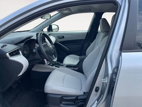 Certified 2023 Toyota Corolla Cross LE AWD/4WD image 9