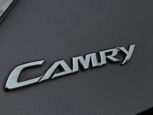 Used 2015 Toyota Camry XLE image 15