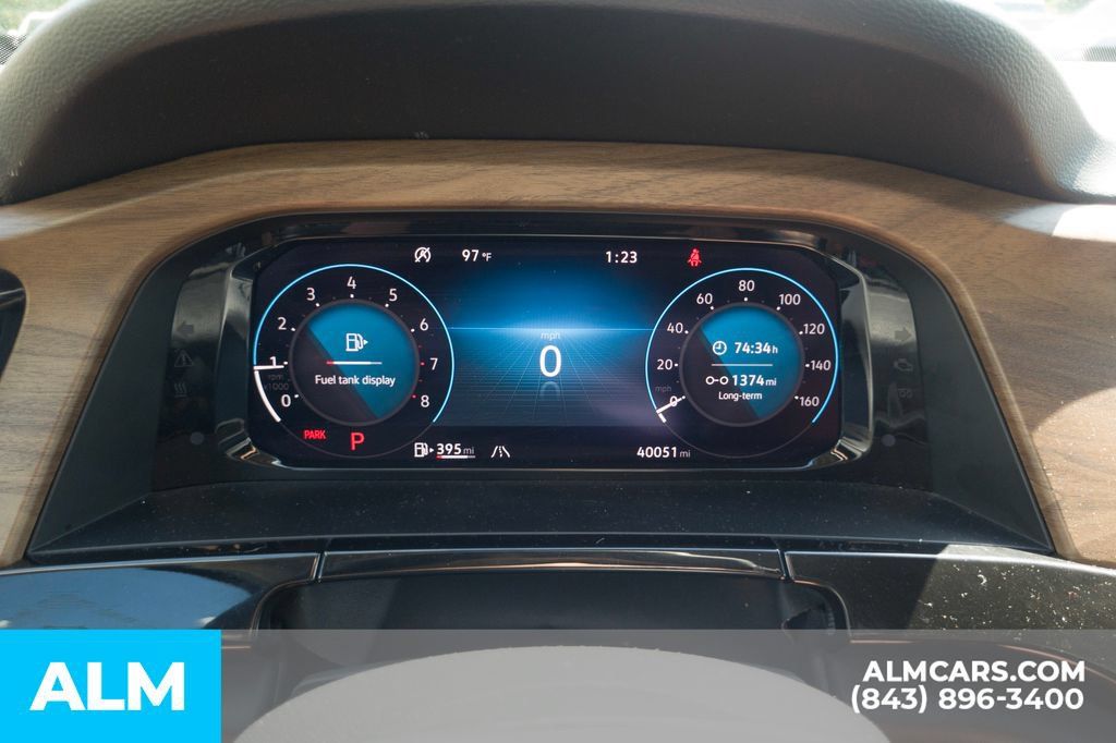 Used 2025 Volkswagen Atlas SE FWD image 11