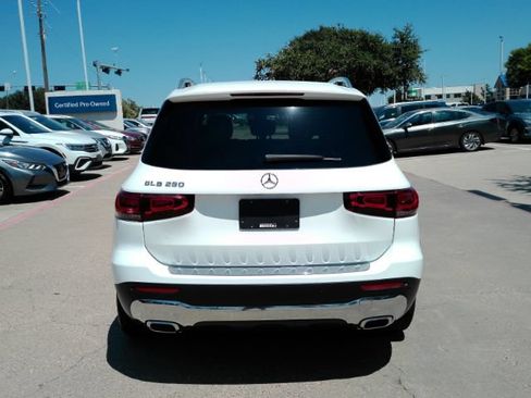 Used 2021 Mercedes-Benz GLB 250 w/ Premium Package image 7