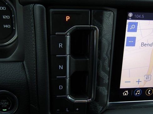 Used 2021 GMC Yukon Denali w/ Denali Premium Package image 20