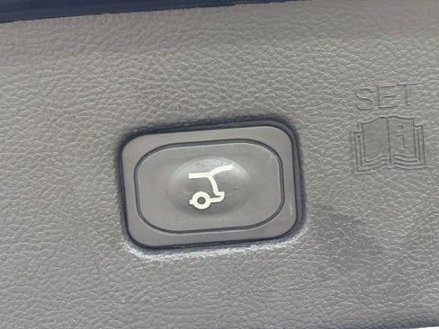 Used 2024 Ford Edge Titanium image 21