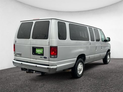 Used 2011 Ford E-350 and Econoline 350 XLT image 5