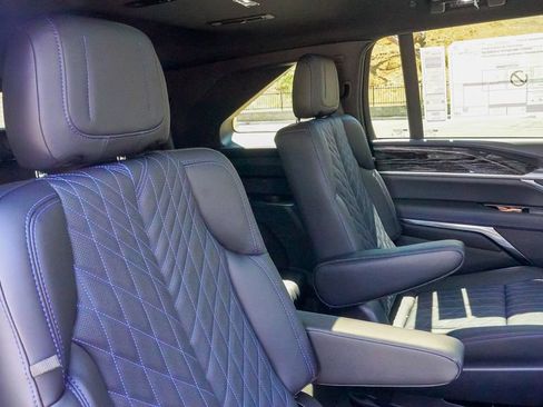 Used 2026 Cadillac Escalade IQ Luxury 1 AWD/4WD image 16