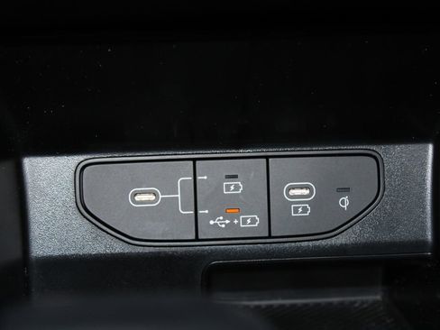 Used 2025 Kia Sorento EX w/ Panoramic Sunroof Package image 47