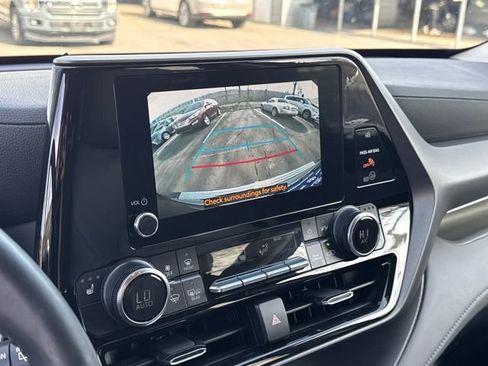 Used 2023 Toyota Highlander XLE image 20
