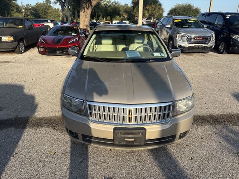 Used 2008 Lincoln MKZ FWD image 2