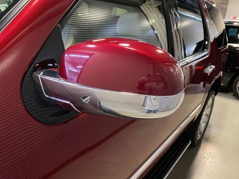 Used 2009 Cadillac Escalade AWD image 14