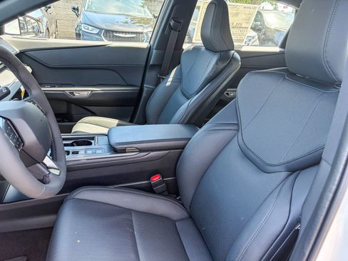 New 2026 Lexus ES 500e AWD/4WD image 18