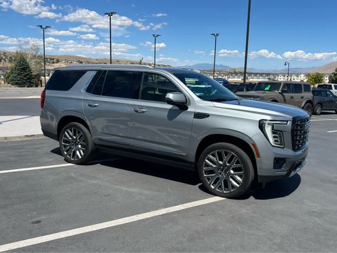 Used 2025 GMC Yukon Denali Ultimate AWD/4WD image 5