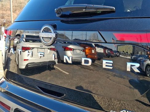 Certified 2023 Nissan Pathfinder S image 31