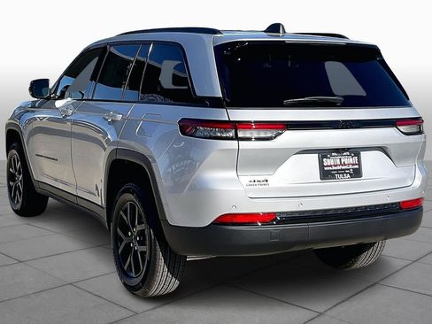 New 2025 Jeep Grand Cherokee Altitude AWD/4WD image 12