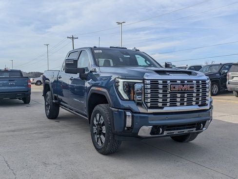New 2026 GMC Sierra 3500 Denali w/ Denali Reserve Package image 5