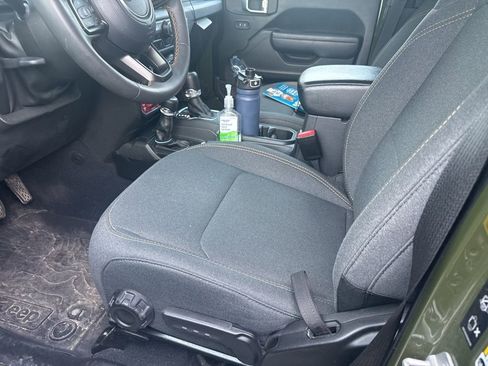 Used 2024 Jeep Wrangler Unlimited AWD/4WD image 12