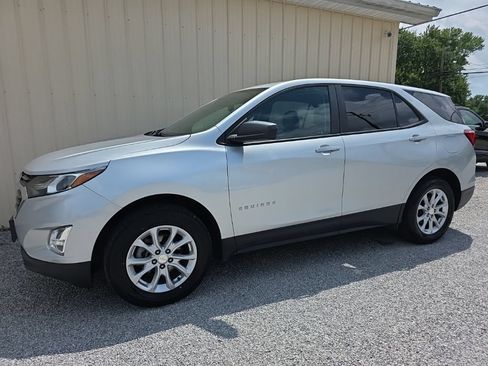 Used 2020 Chevrolet Equinox LS w/ LS Convenience Package AWD/4WD image 12