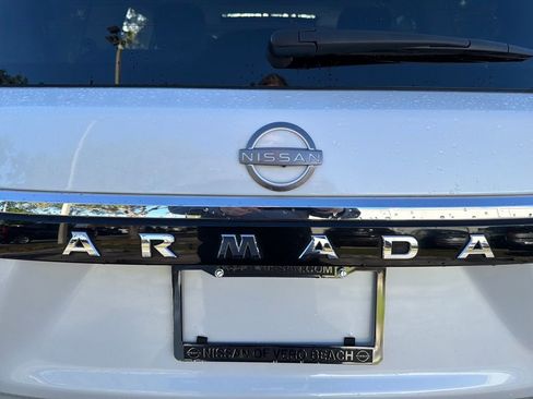 Used 2024 Nissan Armada SL w/ Captain's Chairs Package image 10