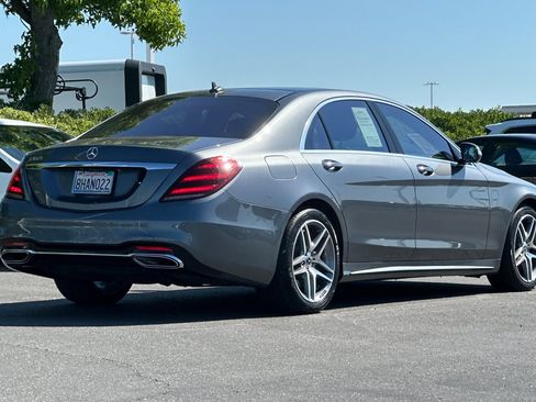 Used 2018 Mercedes-Benz S 560 Sedan image 4