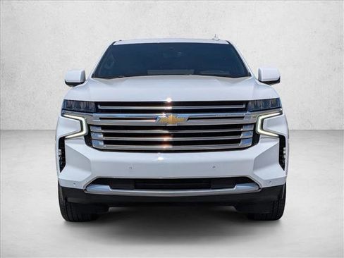Used 2022 Chevrolet Suburban High Country RWD image 2