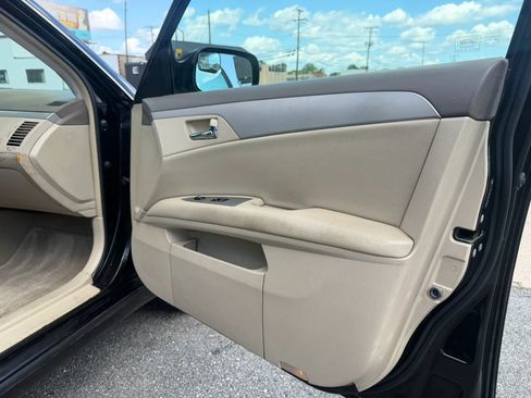 Used 2010 Toyota Avalon XL FWD image 7