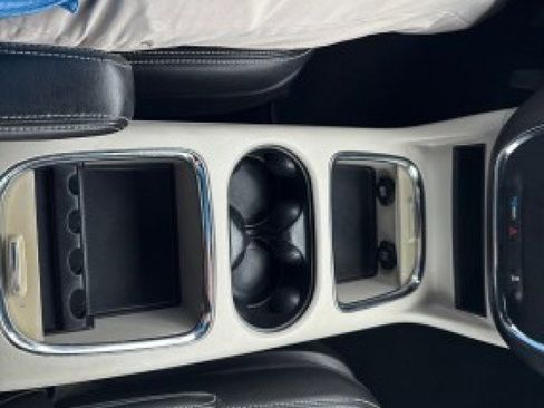 Used 2020 Dodge Grand Caravan SXT image 18