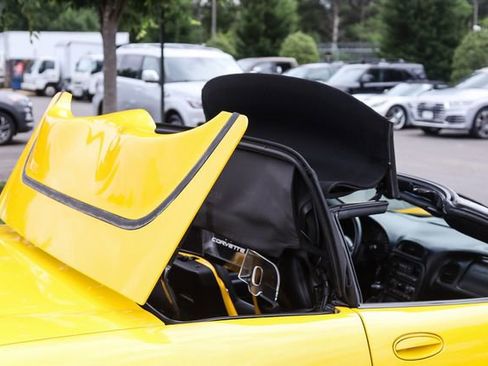 Used 2003 Chevrolet Corvette Convertible w/ Preferred Equipment Group1 RWD image 33