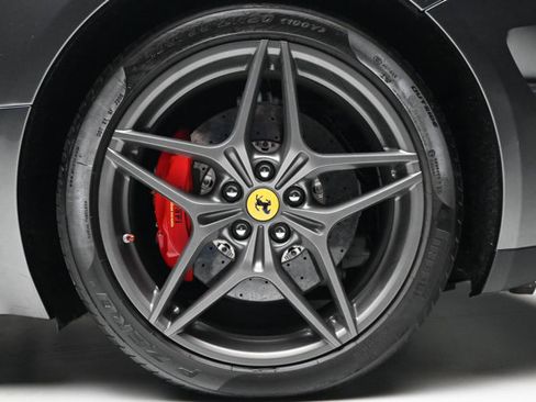Used 2016 Ferrari California T image 46