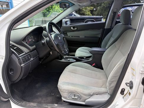 Used 2010 Mitsubishi Galant SE FWD image 11