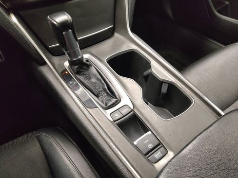 Used 2018 Honda Accord Sport image 26