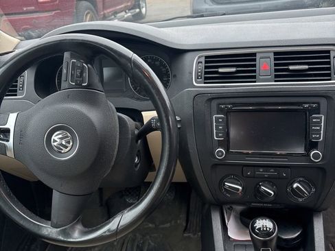 Used 2012 Volkswagen Jetta TDI image 8