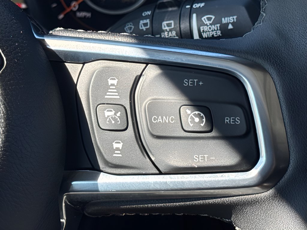 Used 2026 Jeep Wrangler Unlimited Sahara AWD/4WD image 15
