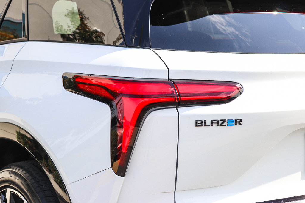 Used 2024 Chevrolet Blazer EV RS AWD/4WD image 9