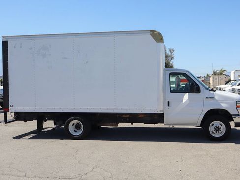 Used 2015 Ford E-450 and Econoline 450 Super Duty RWD image 13