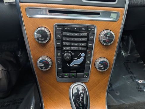 Used 2017 Volvo XC60 T6 Inscription w/ Preferred Option Package image 16