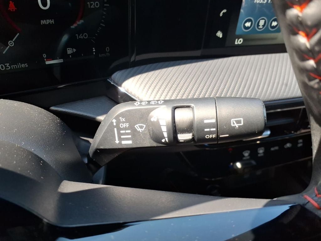 Used 2025 Nissan Kicks SR AWD/4WD image 24
