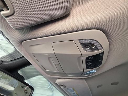 Used 2023 Chrysler Pacifica Touring-L FWD image 29