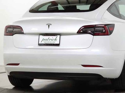 Used 2023 Tesla Model 3 Standard Range image 10